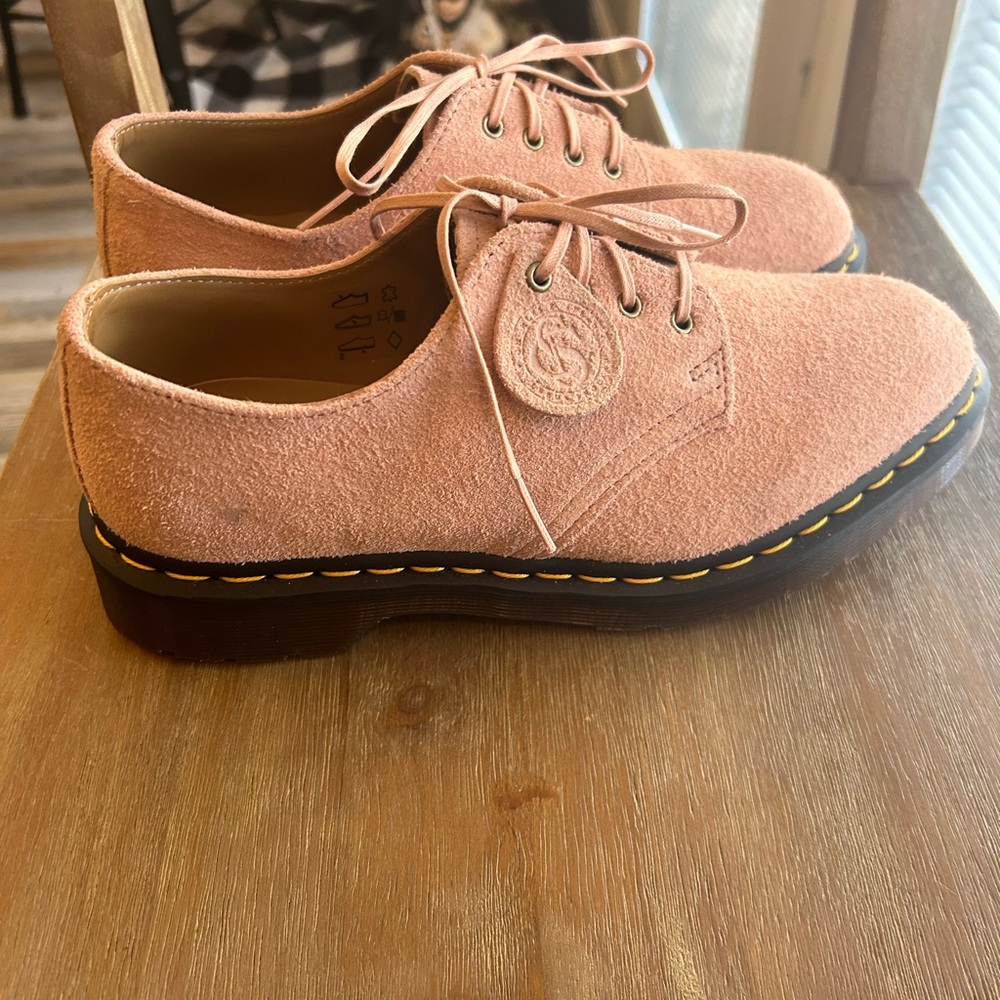 Doc Marten’s suede dress shoes. NWOT never worn. Women’s size 8 , fit like a 9. - Picture 3 of 7